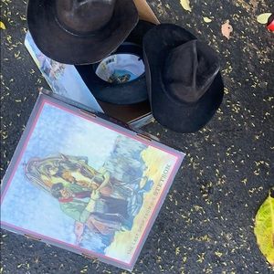 Stenson hats 3 of them